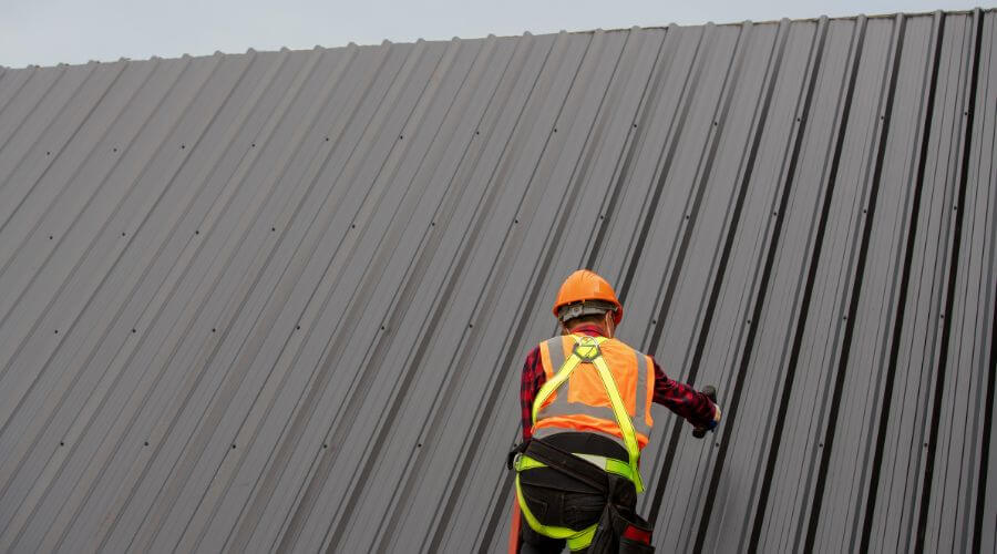 Professional residential roofers in Waukee, IA
